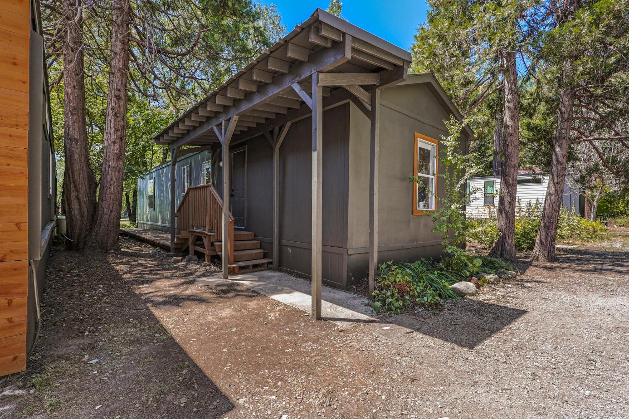 Cave Springs Resort Dunsmuir Exterior foto
