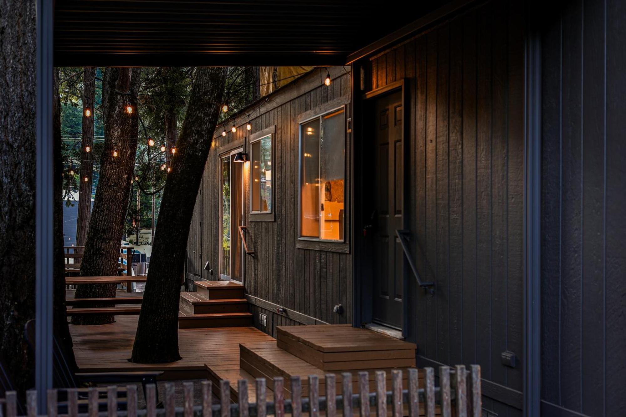 Cave Springs Resort Dunsmuir Exterior foto